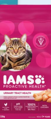 IAMS dry cat food